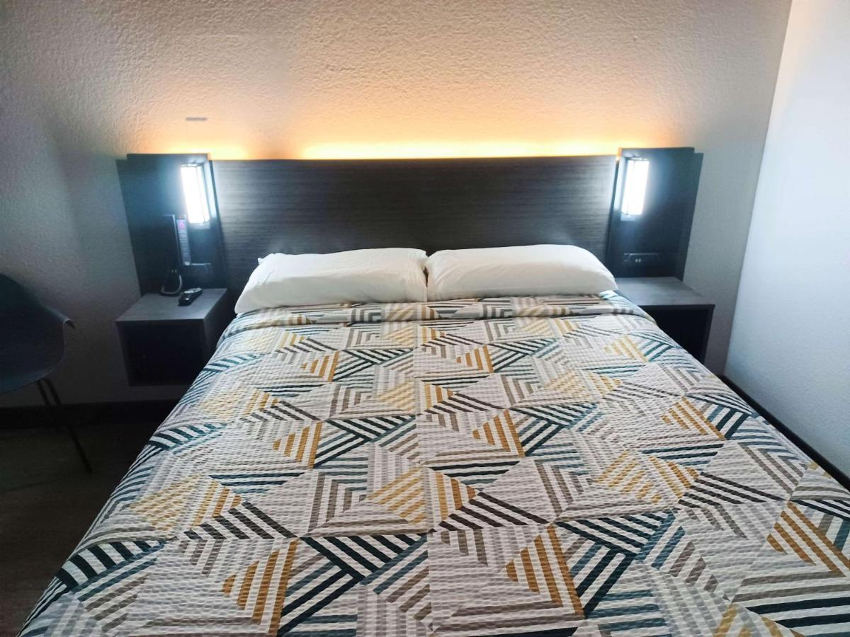 Motel 6-Fresno, Ca - Blackstone North Zewnętrze zdjęcie