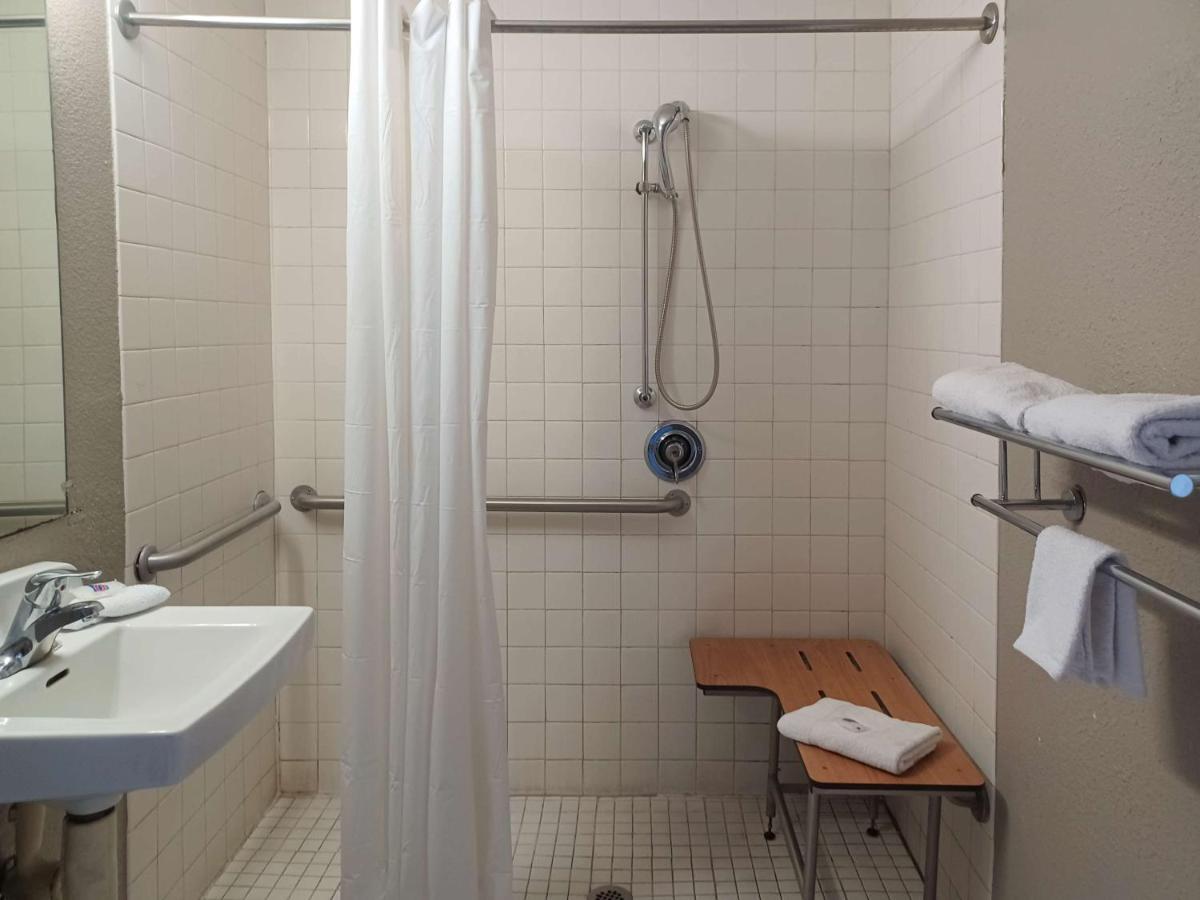 Motel 6-Fresno, Ca - Blackstone North Zewnętrze zdjęcie