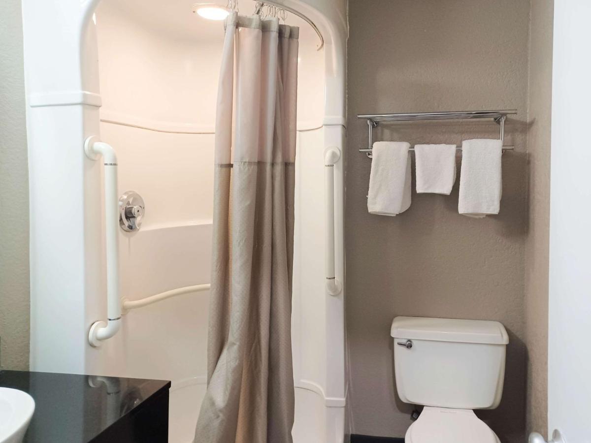 Motel 6-Fresno, Ca - Blackstone North Zewnętrze zdjęcie