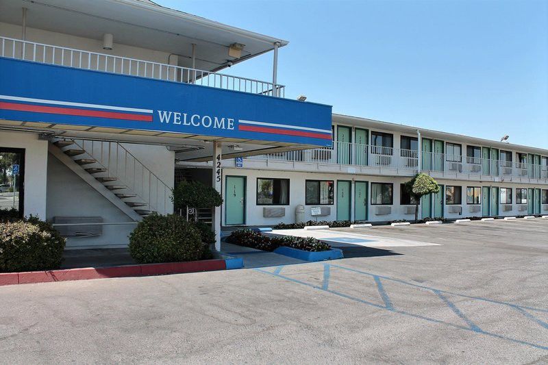 Motel 6-Fresno, Ca - Blackstone North Zewnętrze zdjęcie