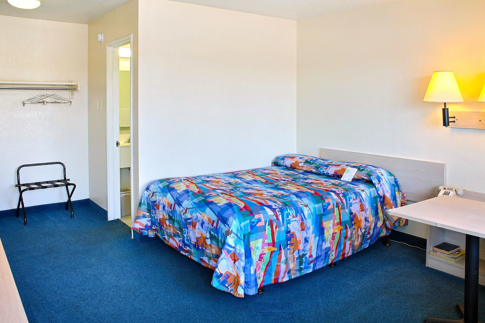 Motel 6-Fresno, Ca - Blackstone North Zewnętrze zdjęcie