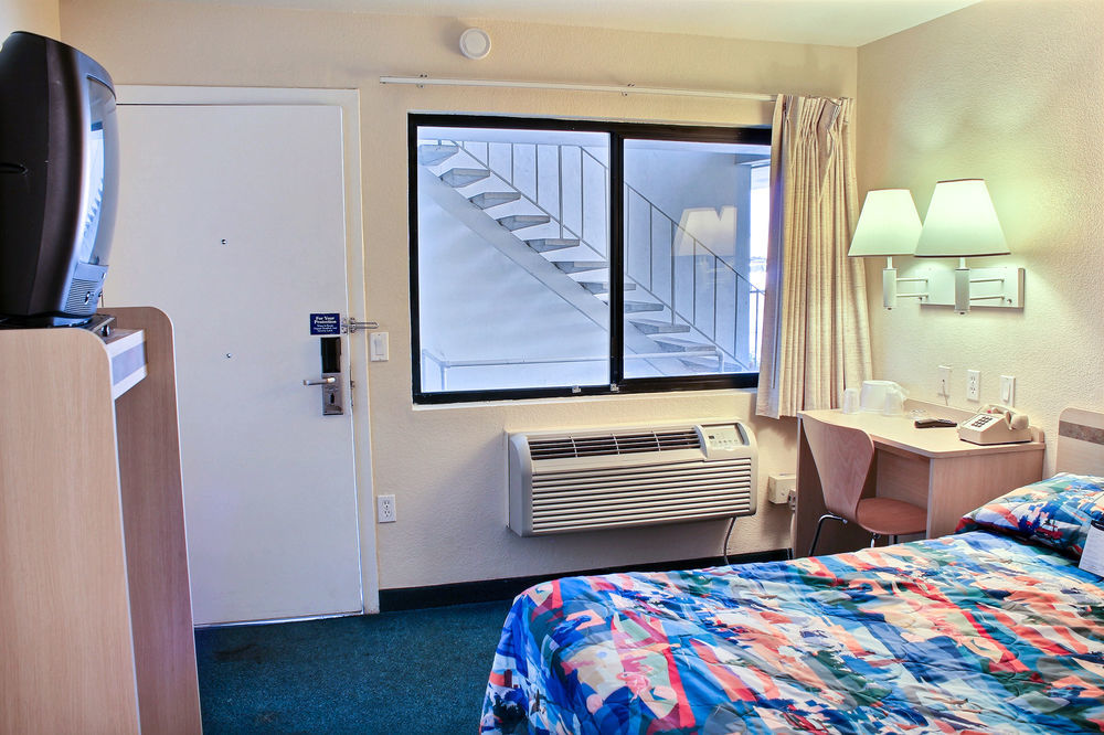 Motel 6-Fresno, Ca - Blackstone North Zewnętrze zdjęcie