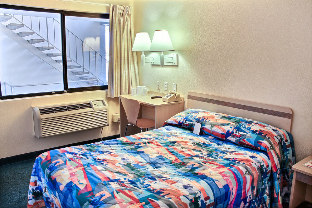 Motel 6-Fresno, Ca - Blackstone North Zewnętrze zdjęcie