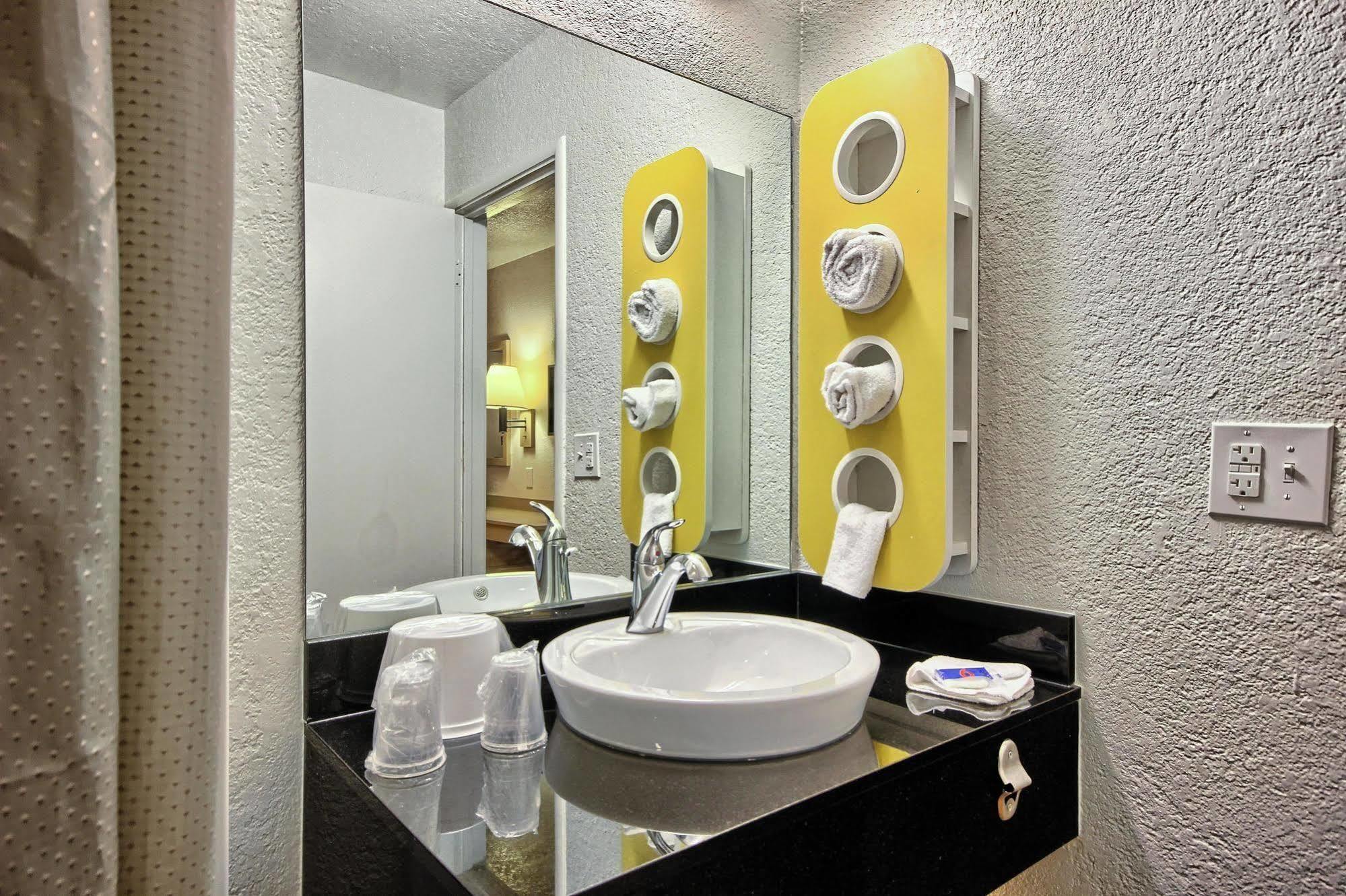 Motel 6-Fresno, Ca - Blackstone North Zewnętrze zdjęcie