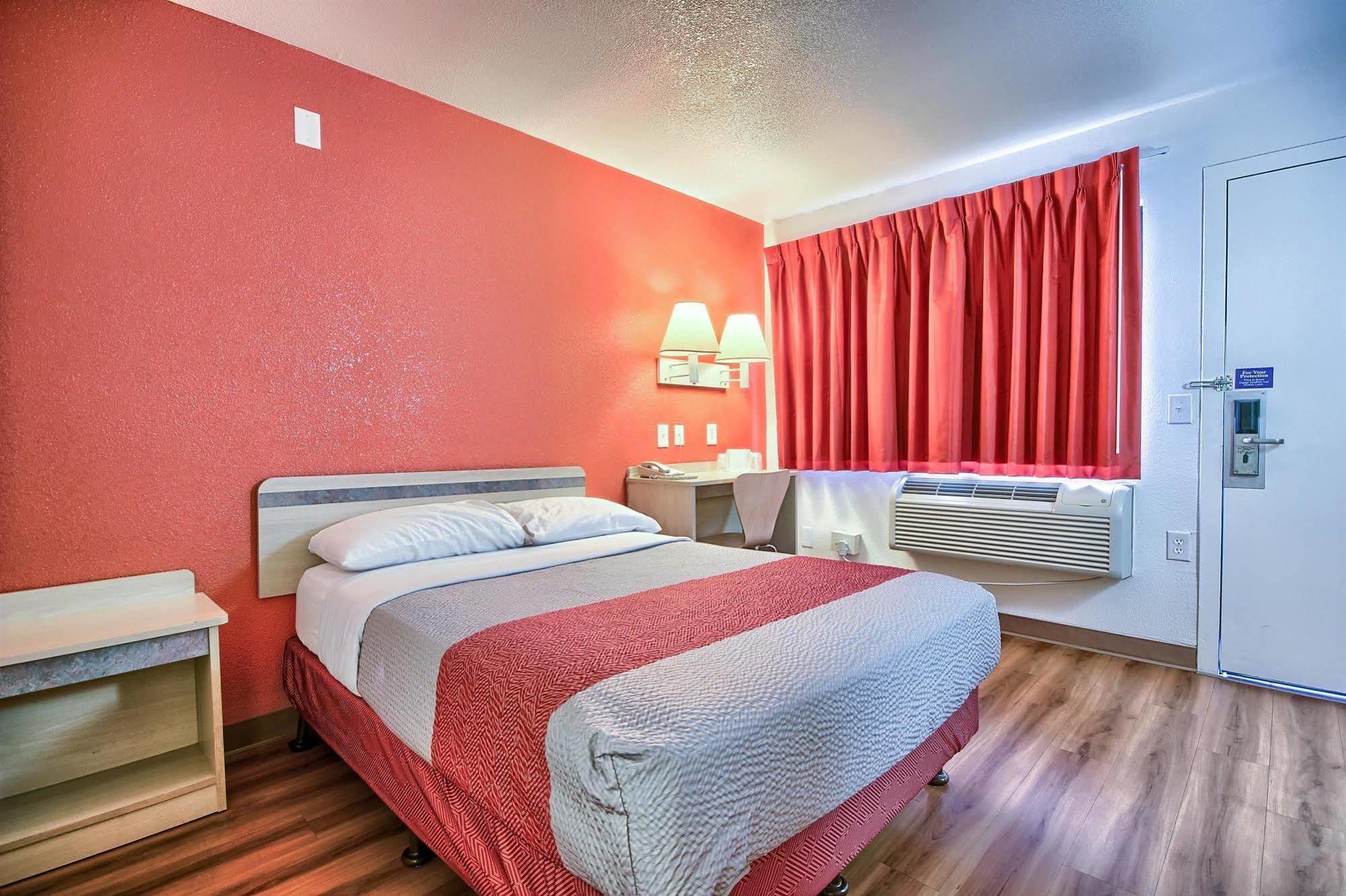Motel 6-Fresno, Ca - Blackstone North Zewnętrze zdjęcie